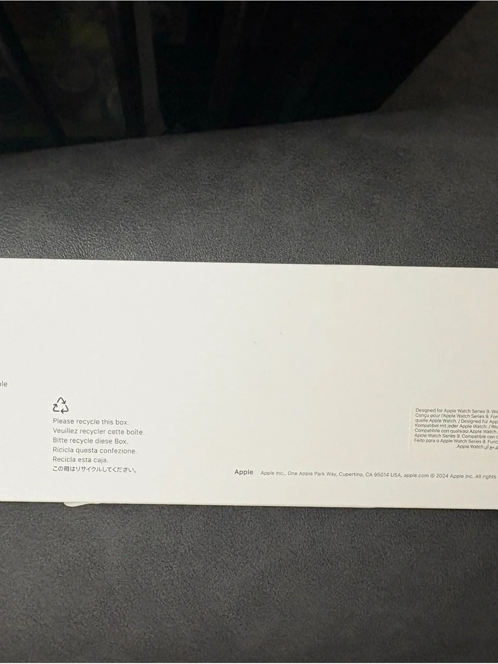 Apple Watch SE (2nd Gen). 40mm. With bands and bezel covers